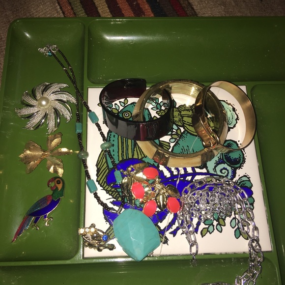 Jewelry - Vintage jewelry bundle